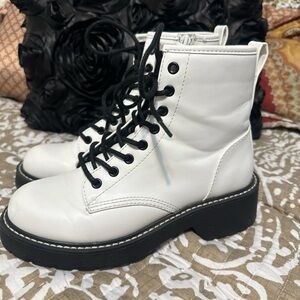 Women's White Madden Girl Lace-Up Ankle Boots